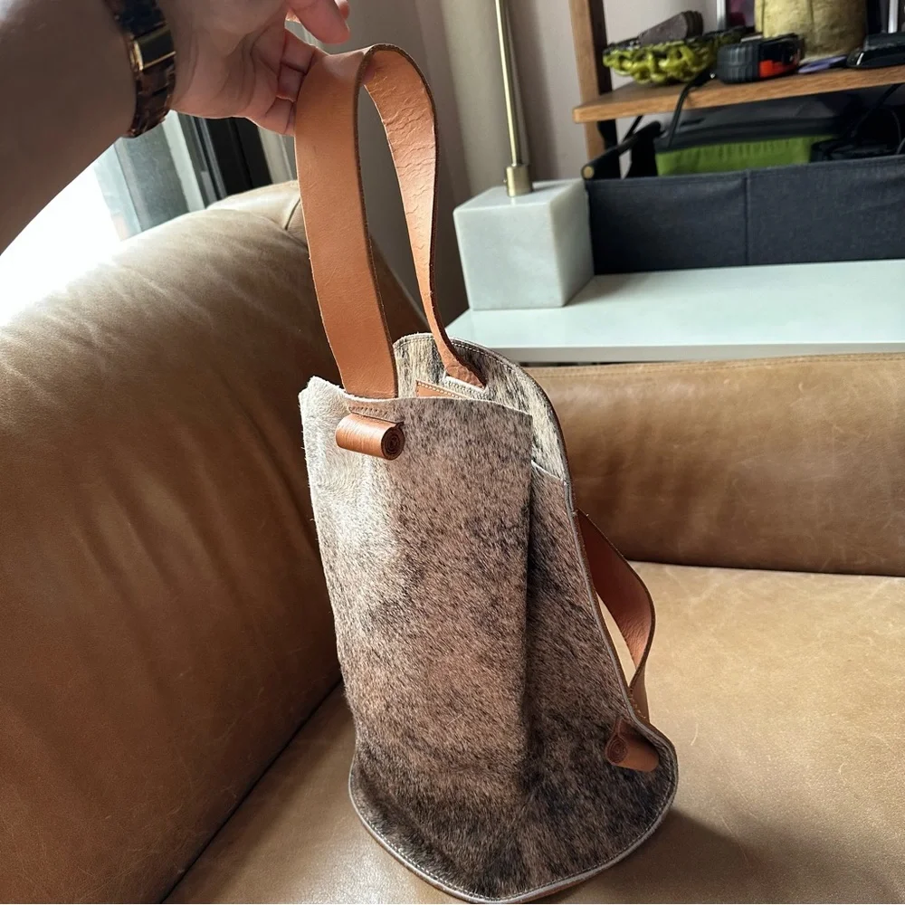 Redondo Frydman calf hair tan leather sling backpack bucket bag shoulder - Picture 3 of 17